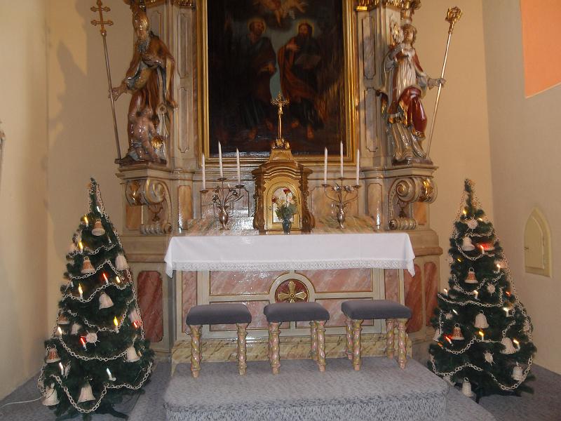 01.JPG - detail barokního oltáře a stromečky
